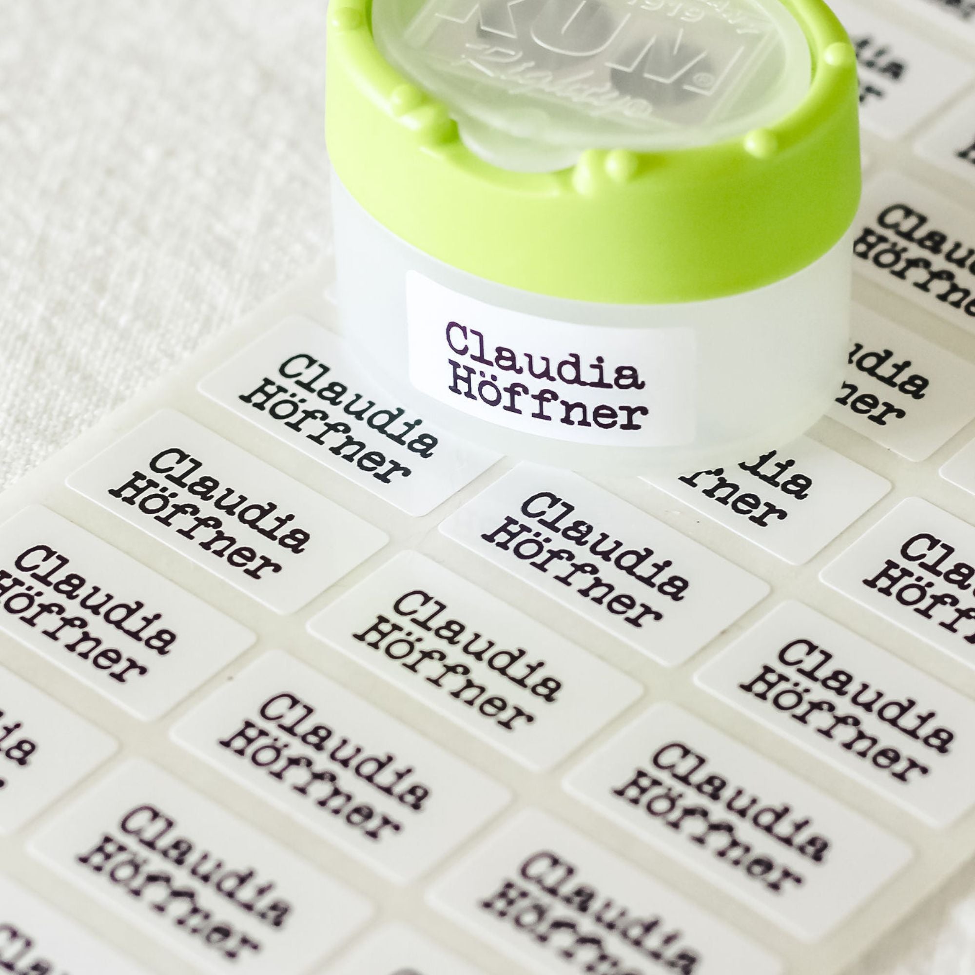 Etiketten spülmaschinenfest mit Namen 25 x 12 mm schwarz bedruckt - watsonlabel