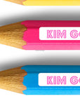Namensaufkleber für Stifte – Pink Edition mit verspieltem Buchstabenstil - watsonlabel