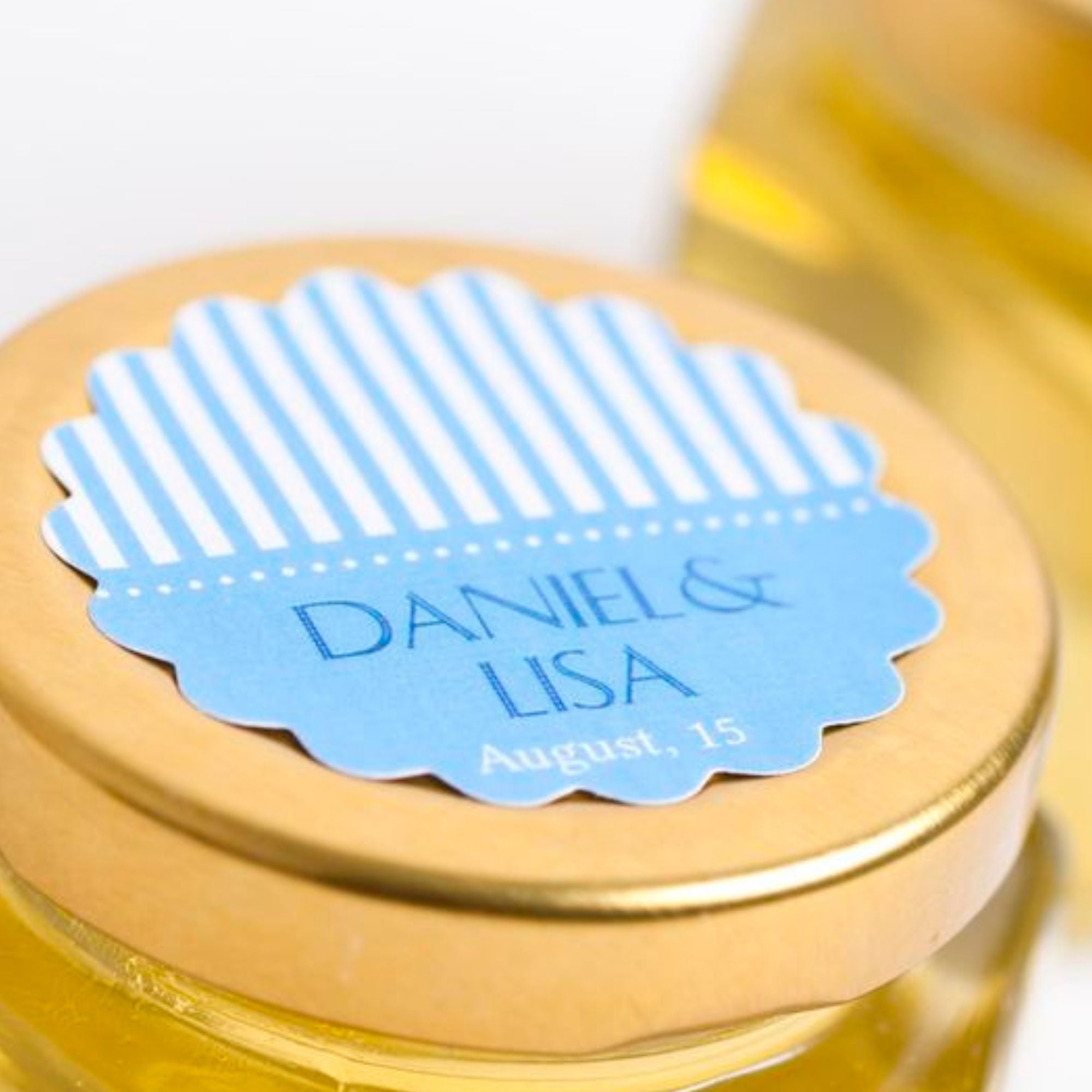 Runde abloesbare Etiketten 60 mm mit Wellenrand fuer Hochzeitshonig - watsonlabel