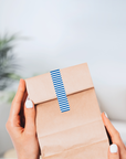 Selbstklebende Verschluss-Etiketten fuer Verpackungen mit gestreiftem Muster stylisch flaschen blau-weiss guenstig online kaufen bei watsonlabel ID4222