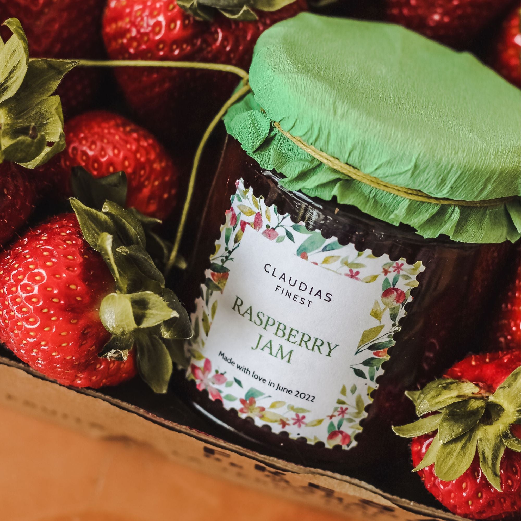 quadratische weisse Etiketten 50 x 50 mm mit Wellenrand fuer Himbeermarmelade - watsonlabel