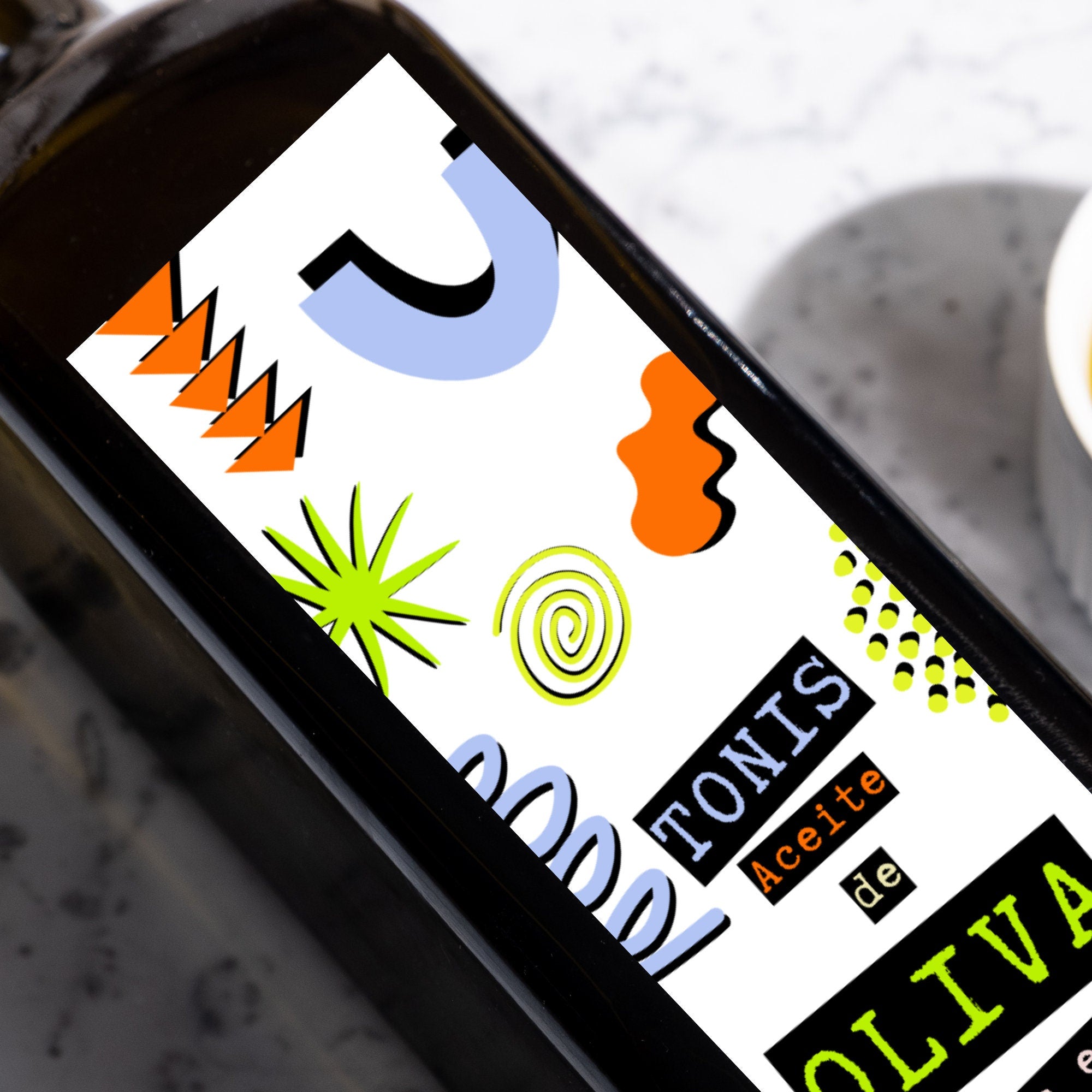 Flaschenetiketten_fuer_Essig_und Oel_oder_Likoer_selbst_gestalten_bunte_Aukleber_fuer_Flaschen