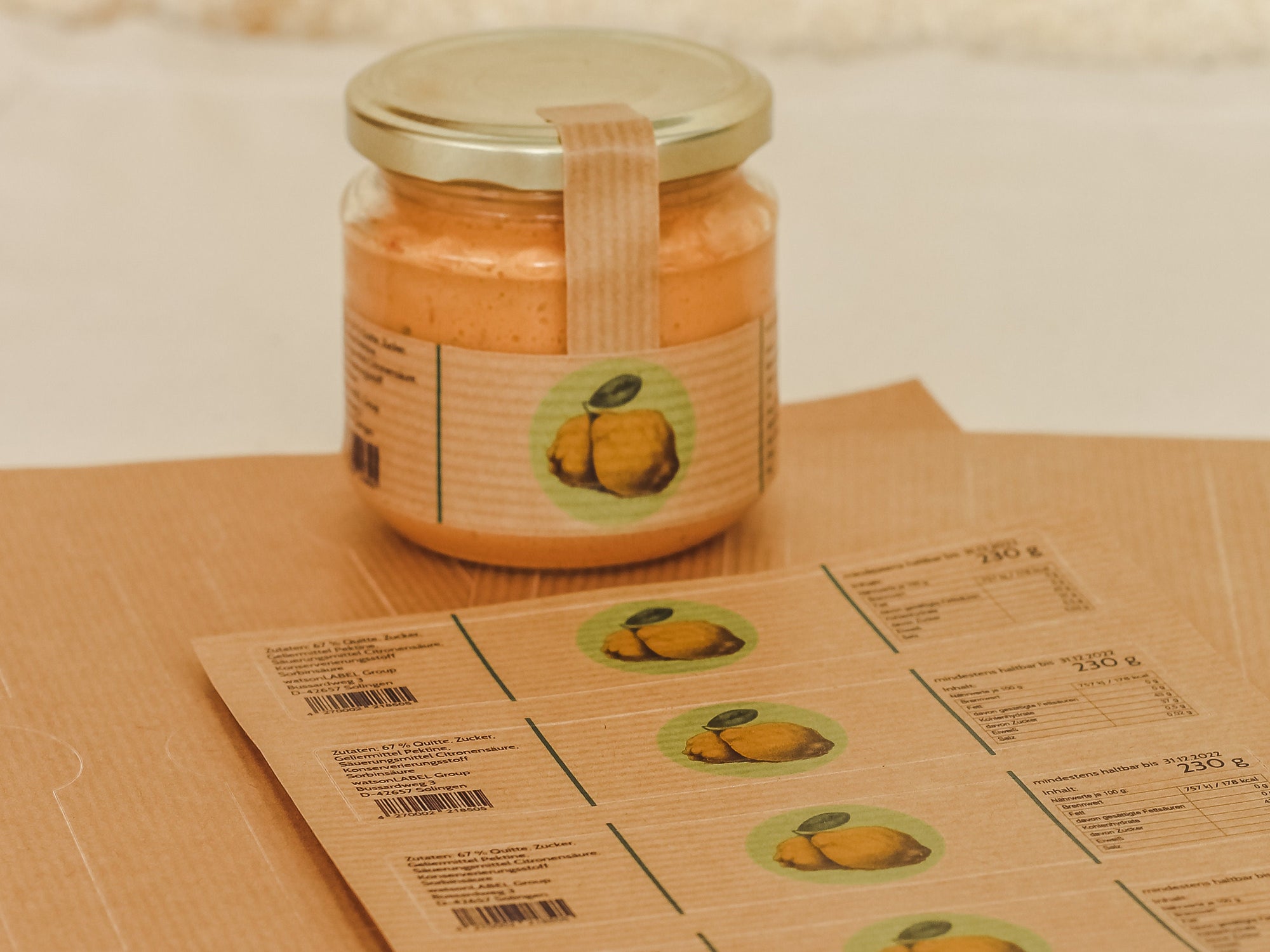 Gewaehrverschluss Etiktetten fuer Honig oder Marmelabel von watsonlabel