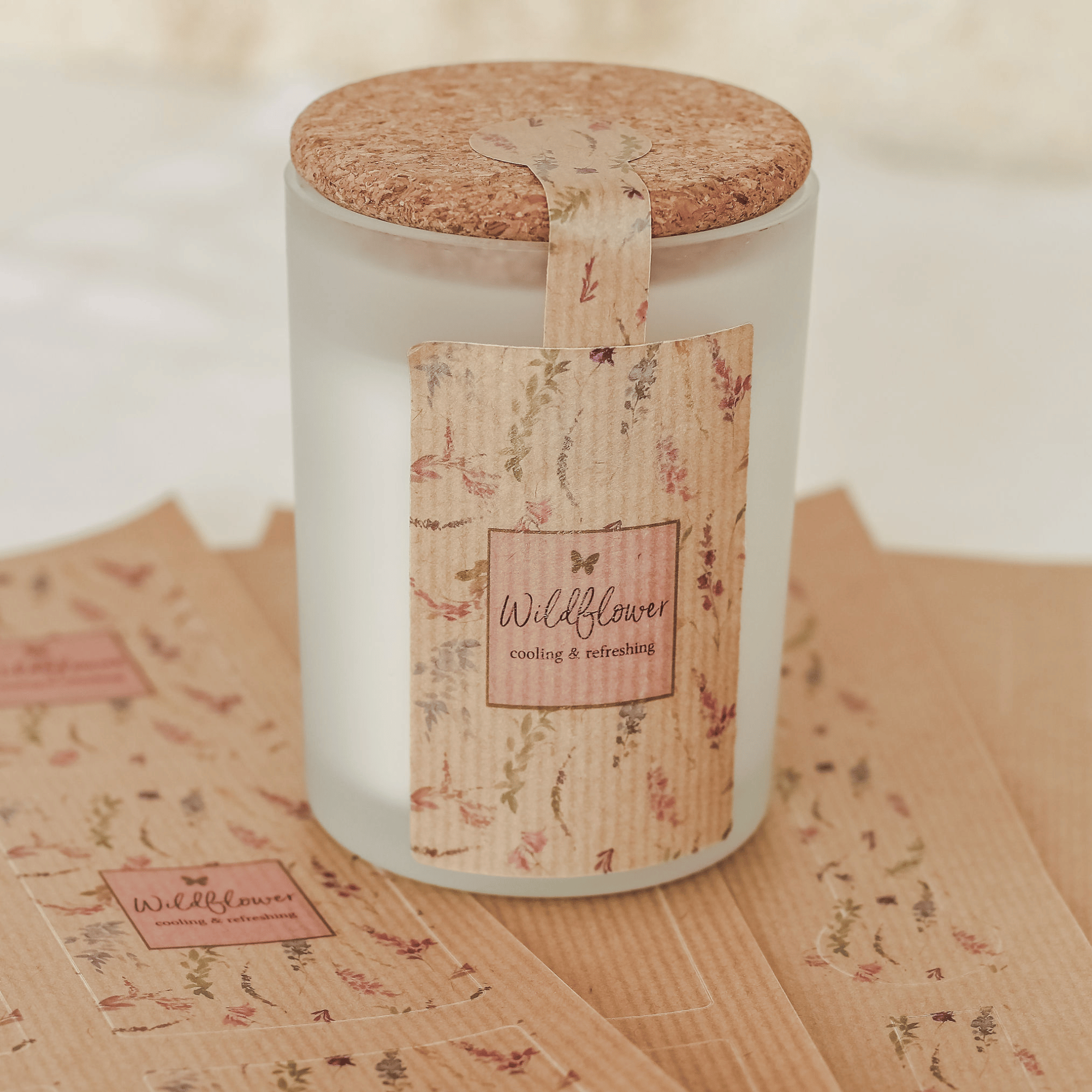 Verschlussetiketten fuer Kerzen mit Blumenmuster auf Kraftpapier 27 x 80 mm - watsonlabel